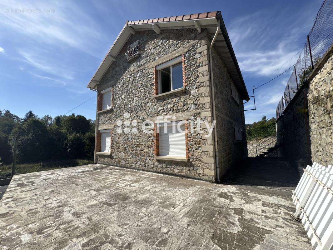 Maison à CHABRELOCHE