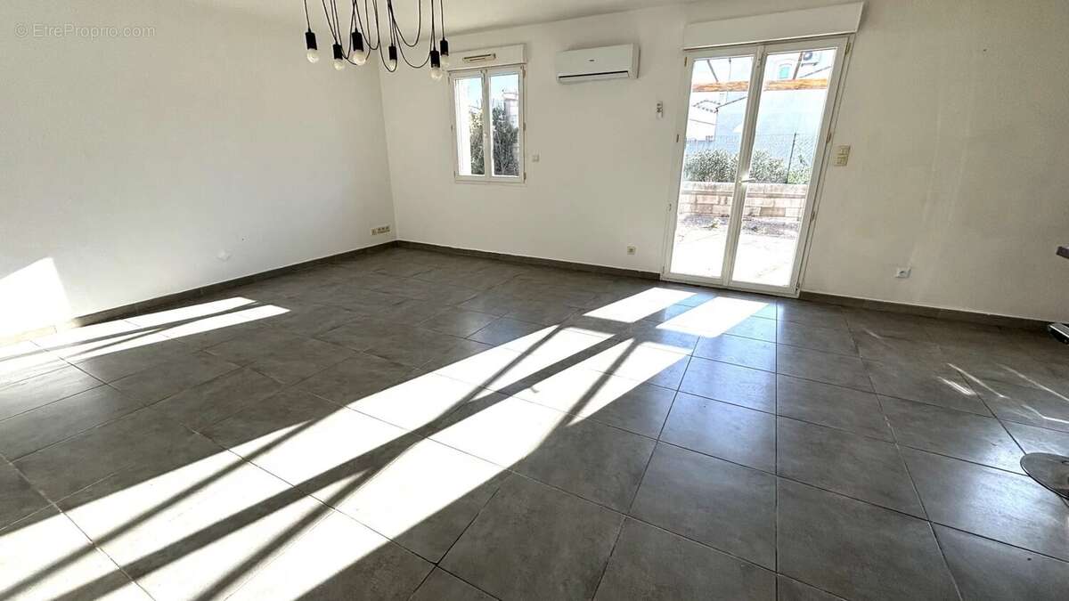 Maison à LEZIGNAN-CORBIERES