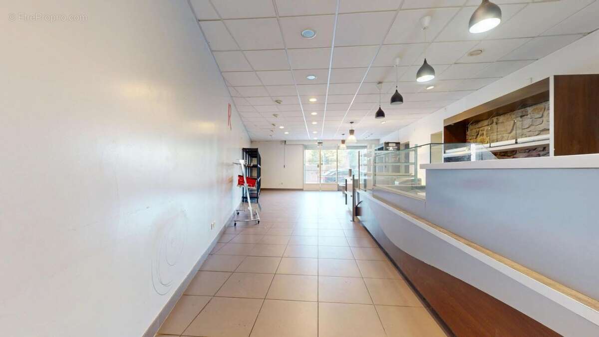 Maison climatisé R+2 avec local commercial  Conilhac Corbieres 7 pièce(s) 166 m2 cours exterieur - photo 18