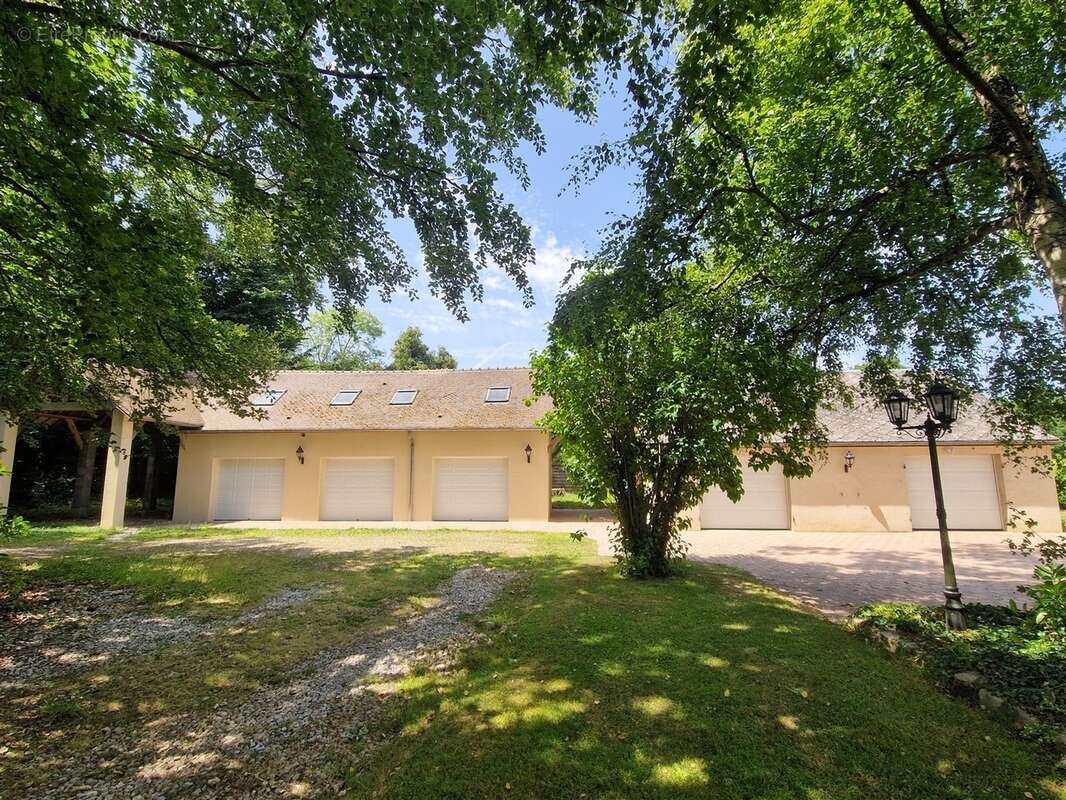 Maison à DAMPIERRE-SUR-AVRE