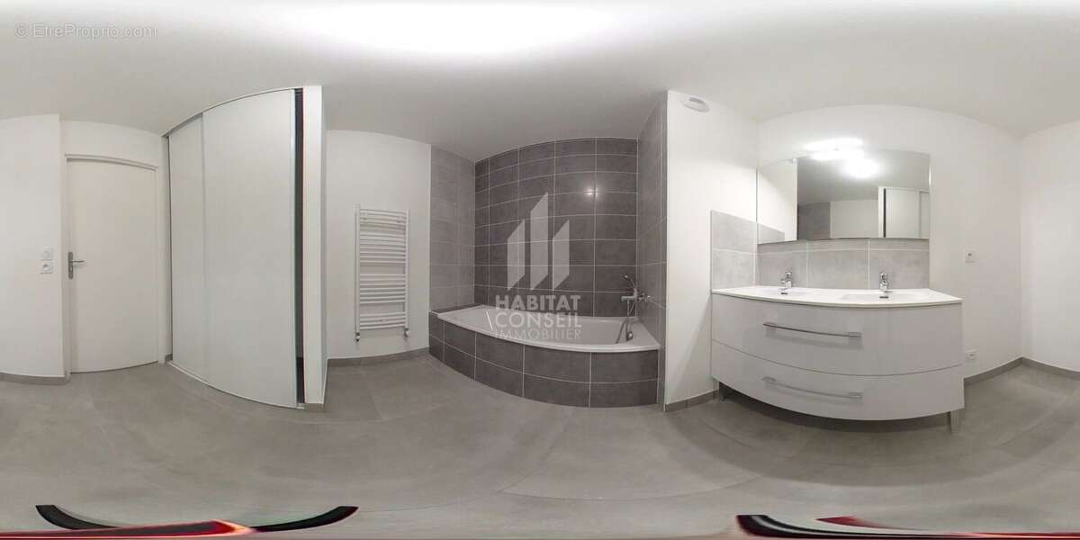 Appartement à BOURGOIN-JALLIEU