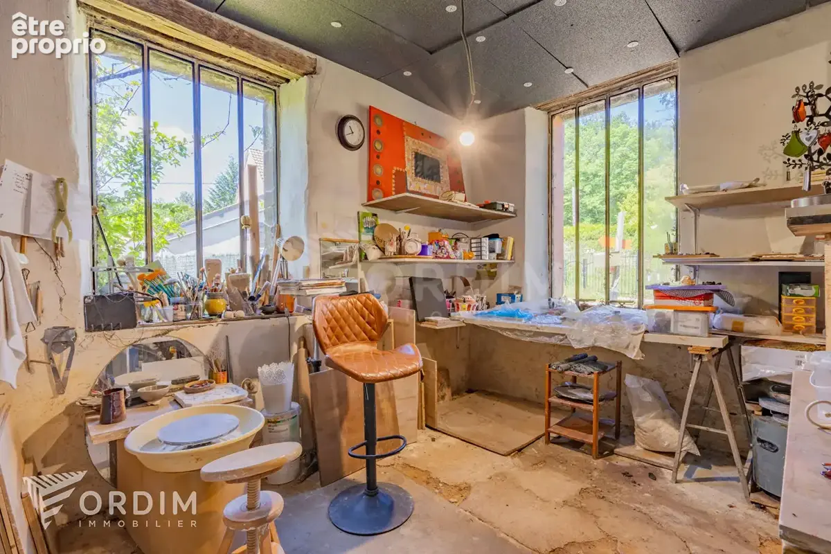 Maison ancienne pleine de charme avec atelier, dépendance et terrain - Moutiers-en-Puisaye - photo 4