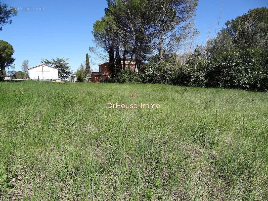 Terrain à BOISSET-ET-GAUJAC