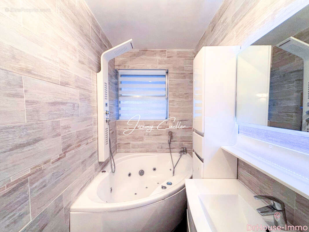 Appartement à VILLENEUVE-LOUBET