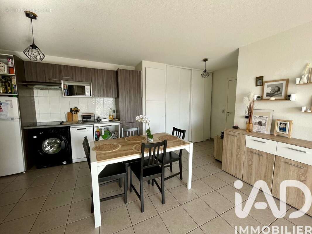 Appartement 60 m² à Cenon  - photo 6