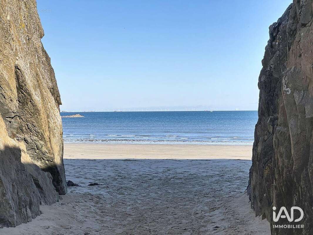 Photo 4 - Commerce à ETABLES-SUR-MER