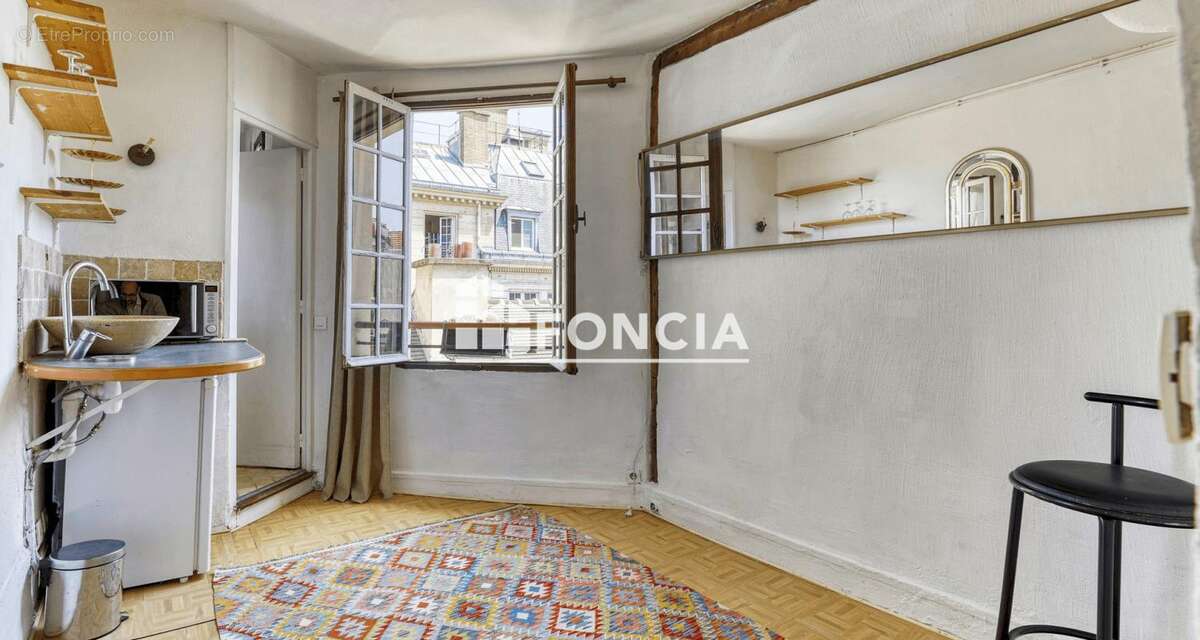 Paris iv – rue aubriot – studio au calme et lumineux avec vue degagee - photo 4
