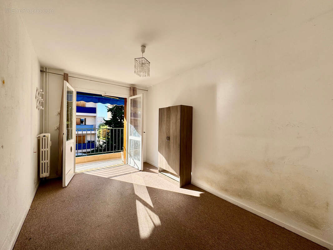 Appartement à VALLAURIS