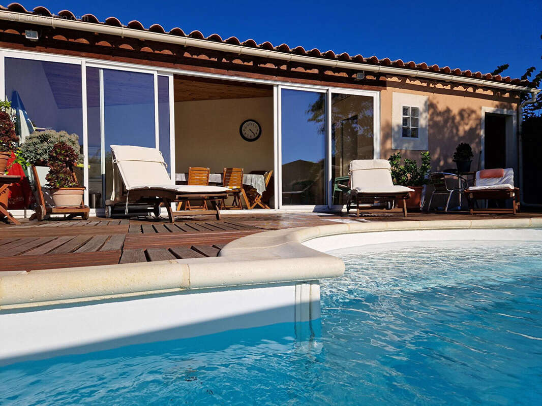 Maison à SAINTE-CECILE-LES-VIGNES