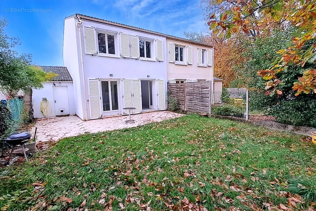 Maison à MAGNY-LES-HAMEAUX