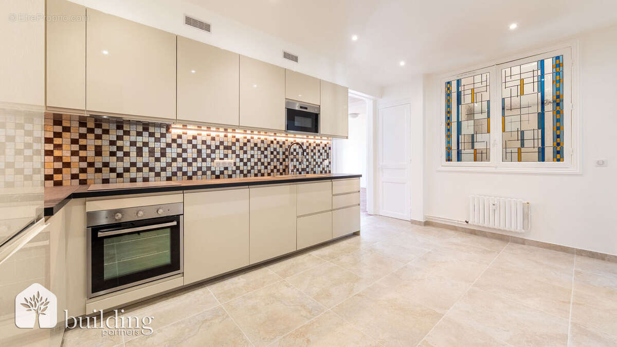 Appartement à PARIS-17E