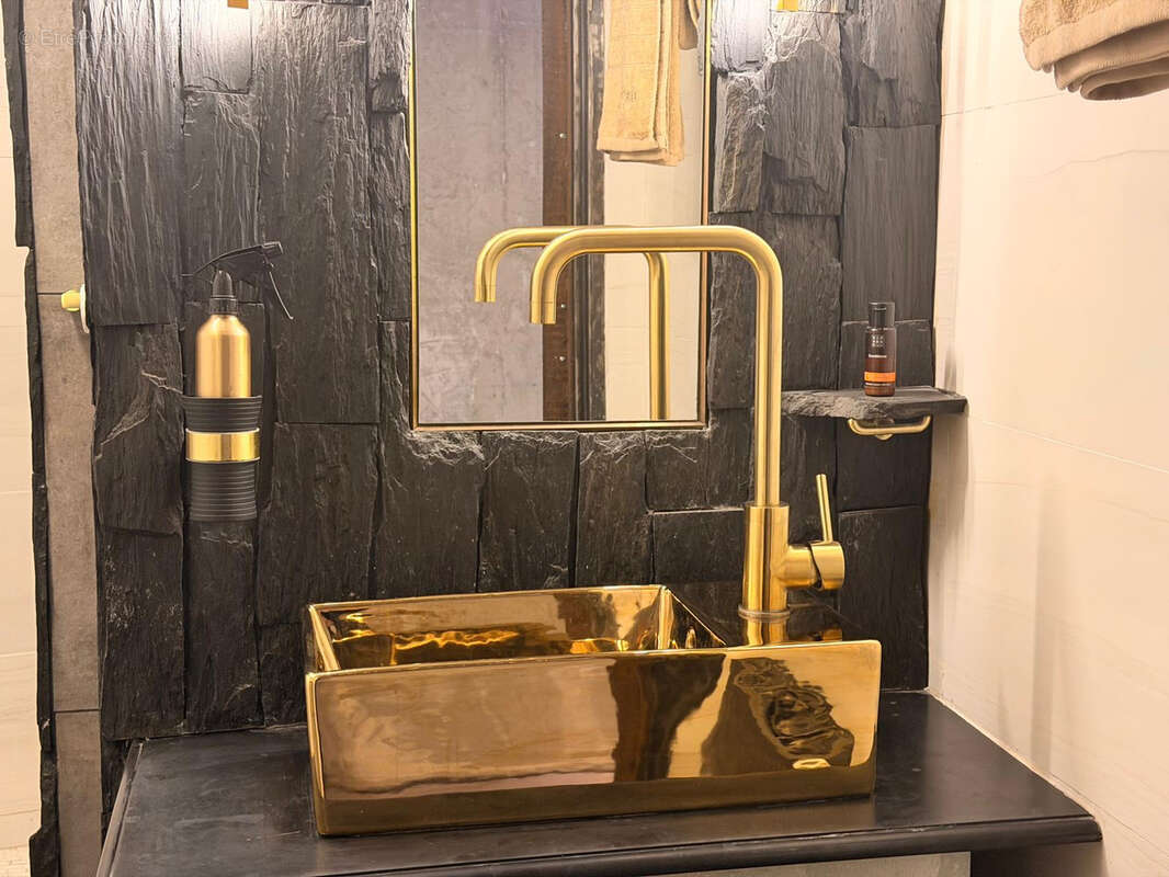 Appartement à PARIS-19E