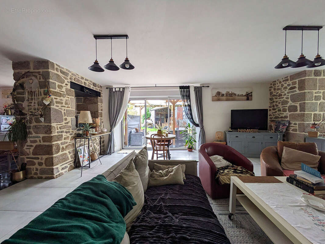 Maison à BAGUER-PICAN