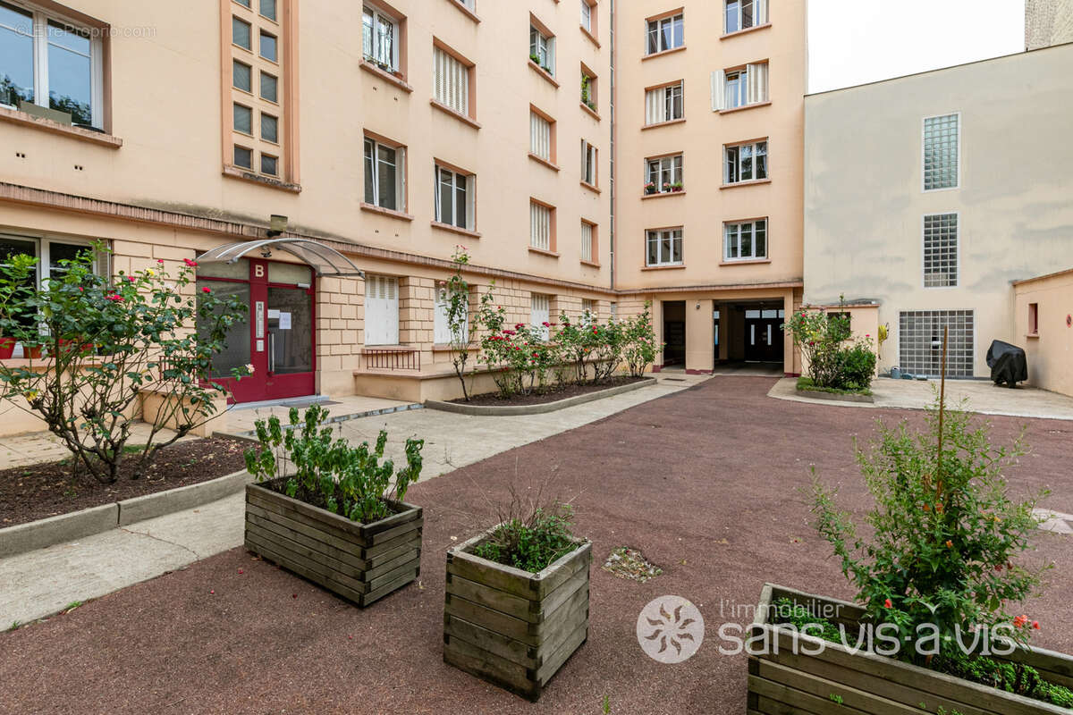 Appartement à COURBEVOIE
