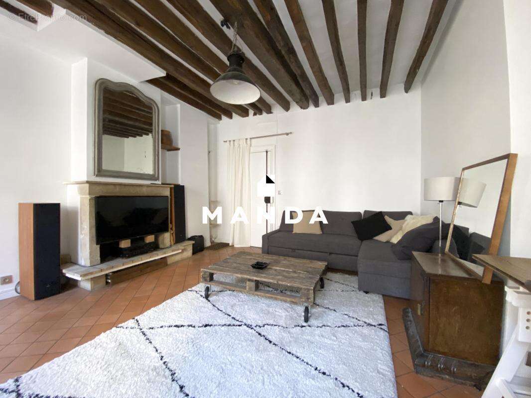 Appartement à PARIS-3E