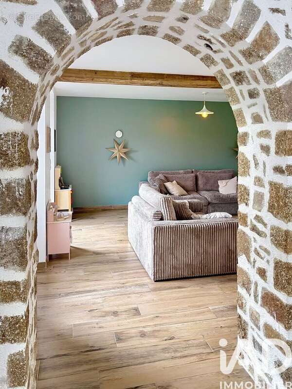 Maison 164 m² à Sainte-Gemmes-Le-Robert  - photo 7