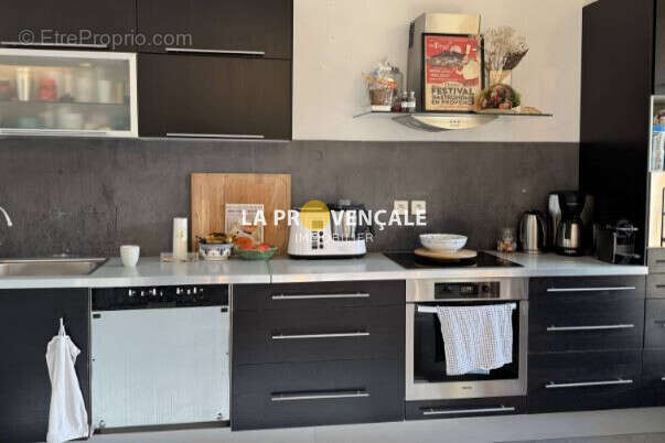 Appartement à CHATEAUNEUF-LE-ROUGE