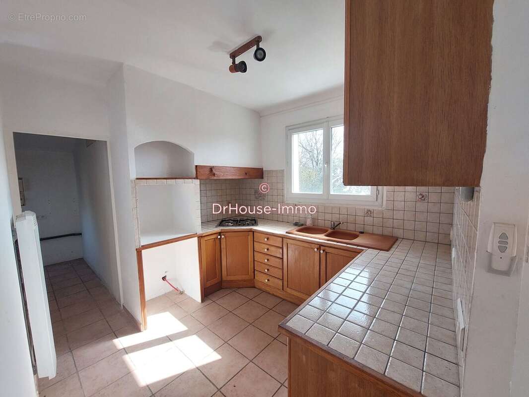 Maison à SAINT-SATURNIN-LES-APT