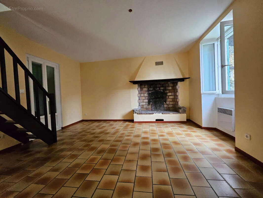 Maison à BERRE-LES-ALPES