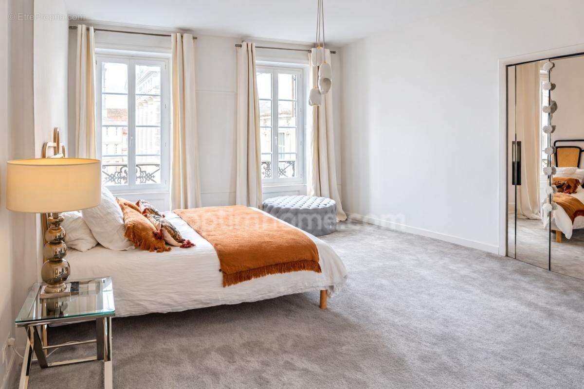16000 Angoulême - Appartement de standing –  Grand espace de 150 m² – Plateau d’Angoulême – 3 chambres – 2 suites parentales – 3 - photo 7