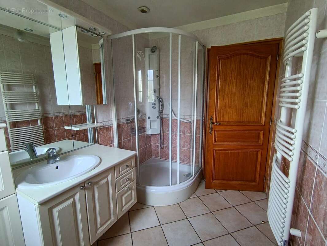 Maison à LES LOGES