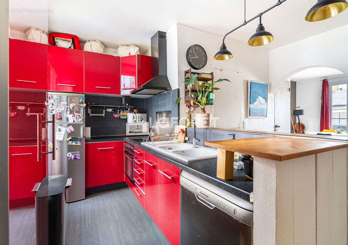 Appartement à PARIS-17E