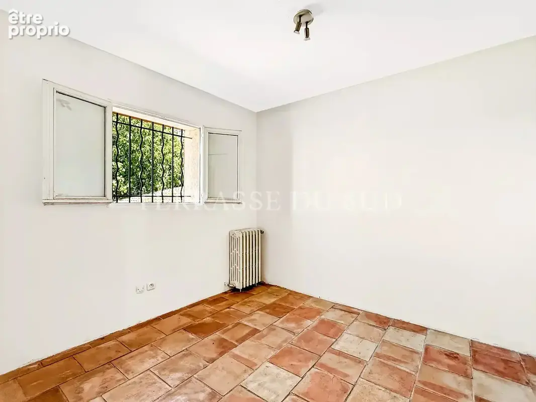 Vente Maison 10 Pièces de 229 m2 sur Parcelle de 2 558 m2 avec Terrasses, Piscine, Garages, au Calme Absolu - Puyricard - Aix en - photo 19