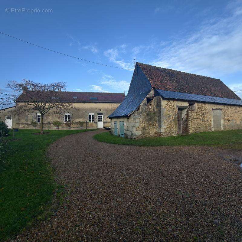 Maison à SAINT-PATERNE-RACAN