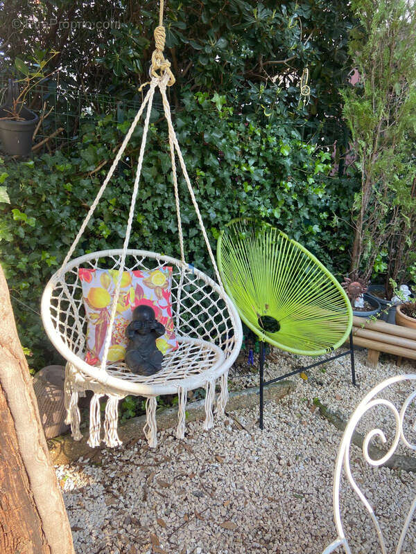 Fréjus, Studio en rez-de-jardin avec extérieur privatif, parking et cave - photo 12