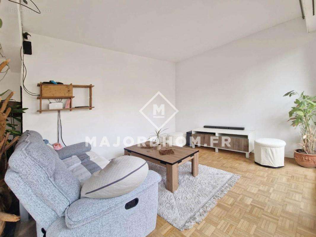 Appartement à MARSEILLE-6E