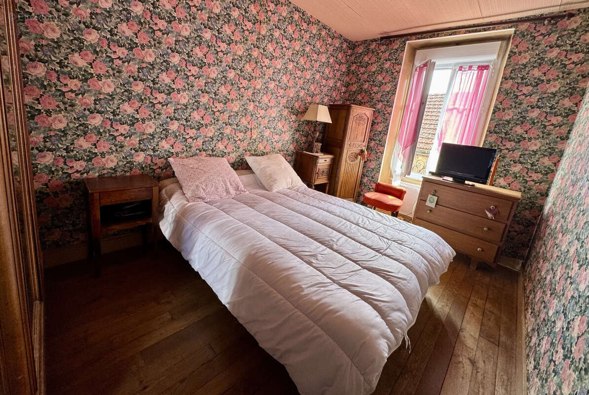 Nargis, gare ferrieres, 3 chambres, dependances, tout a l'egout, au calme - photo 15