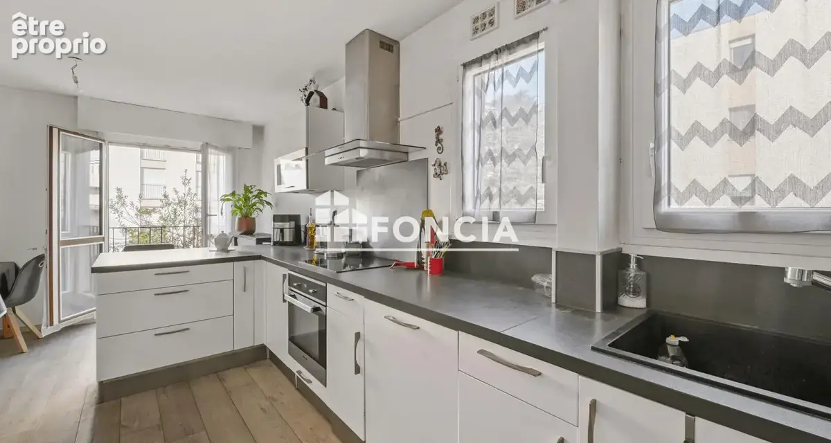 MONTGERON : 5 pièces avec balcon à deux pas de la gare - photo 1