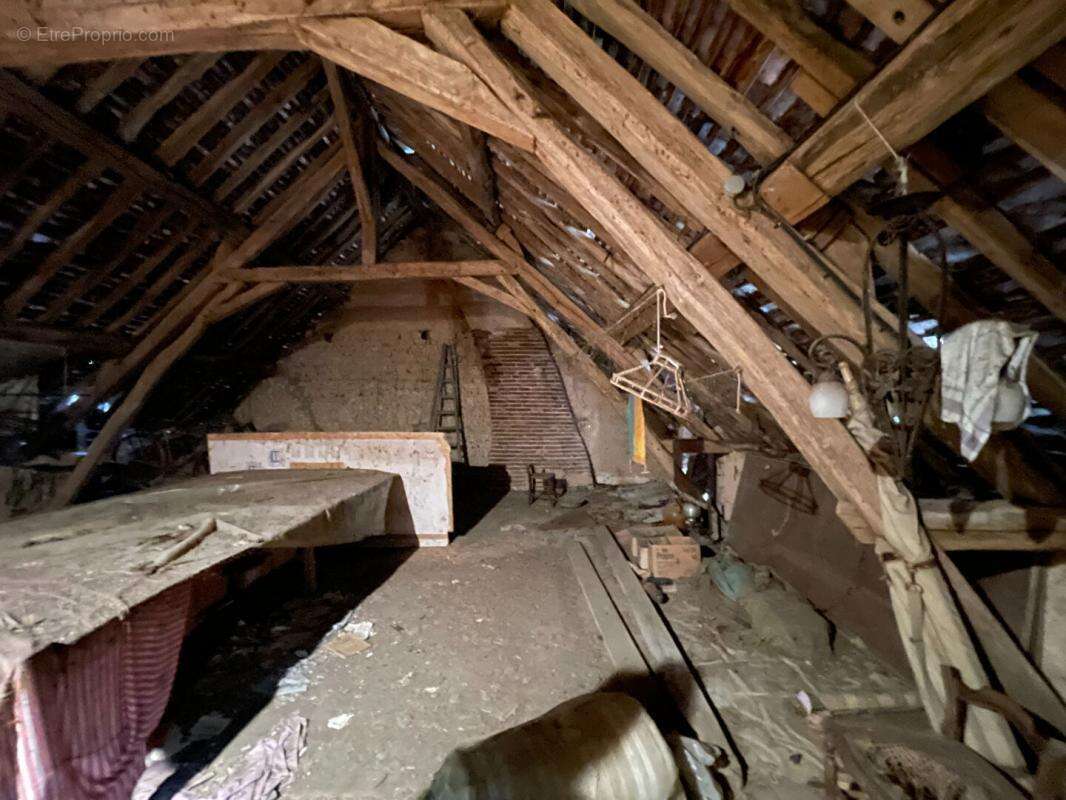 Maison à LA CHAPELLE-SUR-AVEYRON