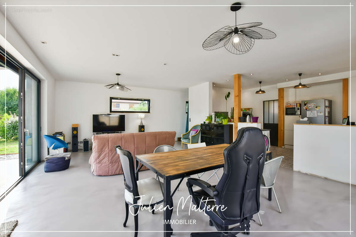 St-Just-St-Rambert, maison d'architecte 147 m², 4 chambres, garage double sur terrain de 985 m² - photo 32