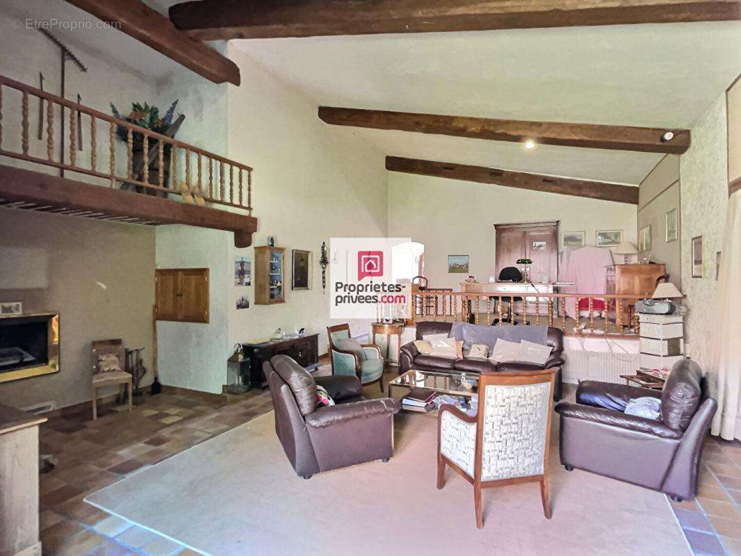 Maison de type 5 - Piscine + Dépendance - photo 5