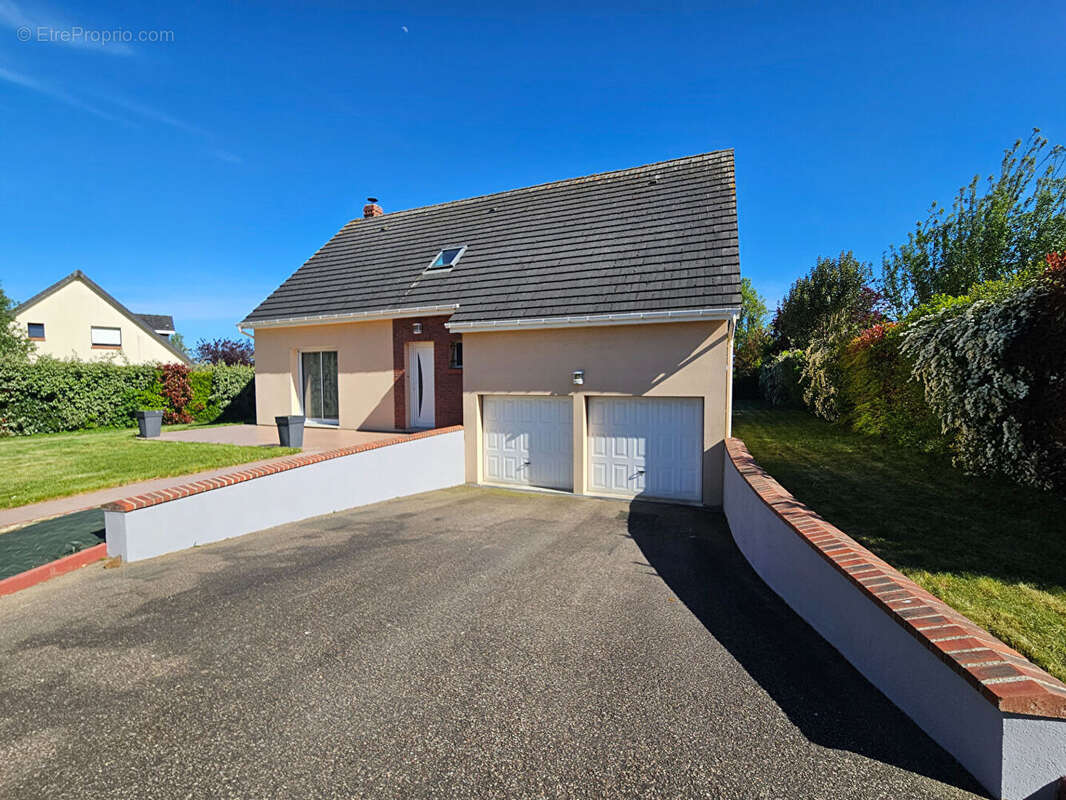 Maison à LA NEUVILLE-CHANT-D'OISEL