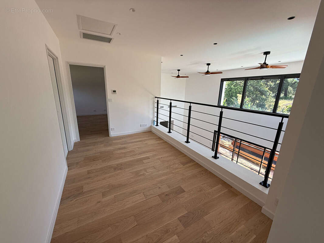 Maison à ROQUEBRUNE-SUR-ARGENS