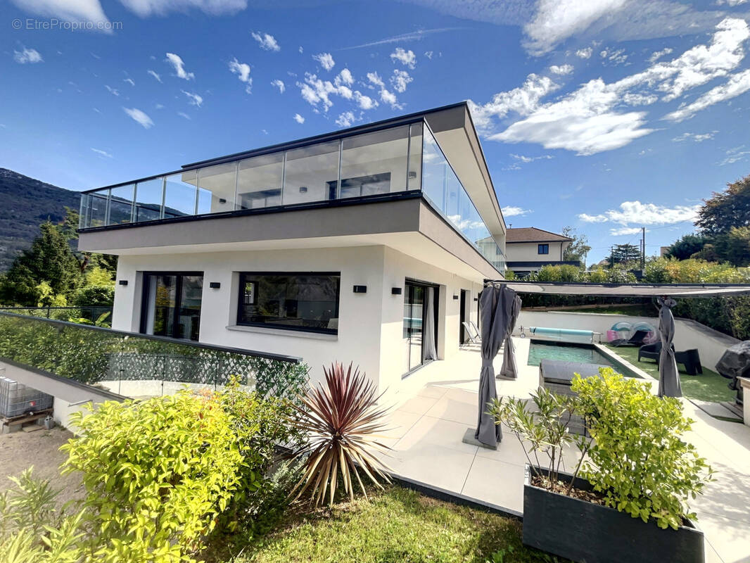 Maison à BRISON-SAINT-INNOCENT