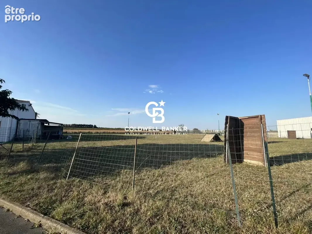 Terrain constructible zone industrielle et artisanale - photo 2