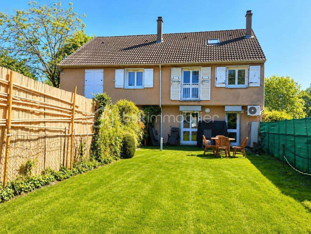Maison familiale 5 pièces - 85 m ² habitables - Terrain de 216 m² - Combles aménagés de 27 m² - Jardin sans vis-à-vis - photo 21