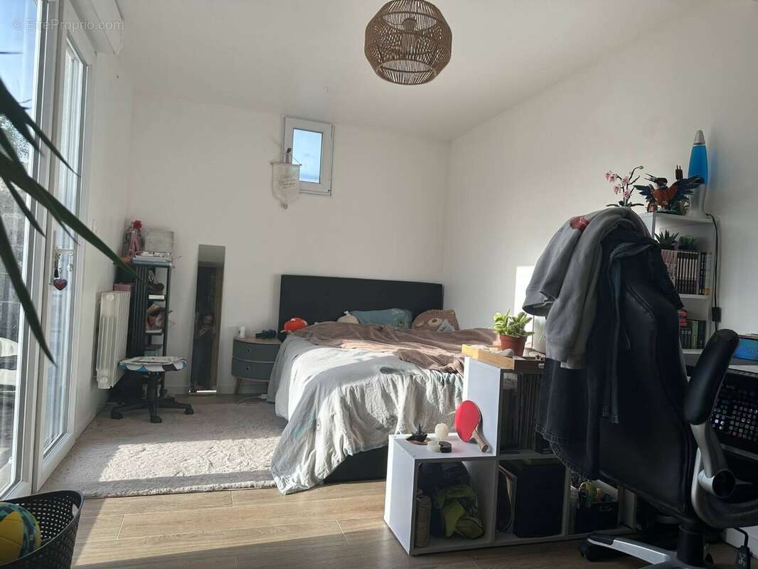 Maison à SAINT-LAMBERT-DU-LATTAY