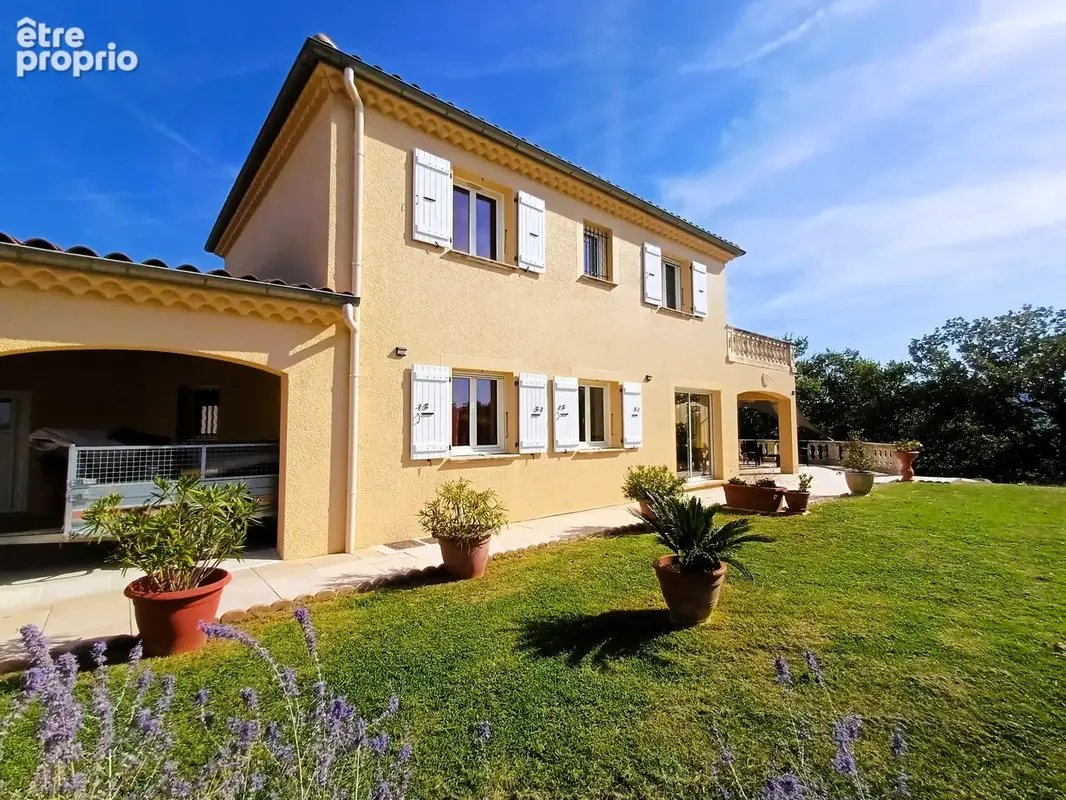 Superbe Villa d'architecte 197 m2, terrasses, jacuzzi, grand garage et cave sur 1318 m2 de terrain - photo 5