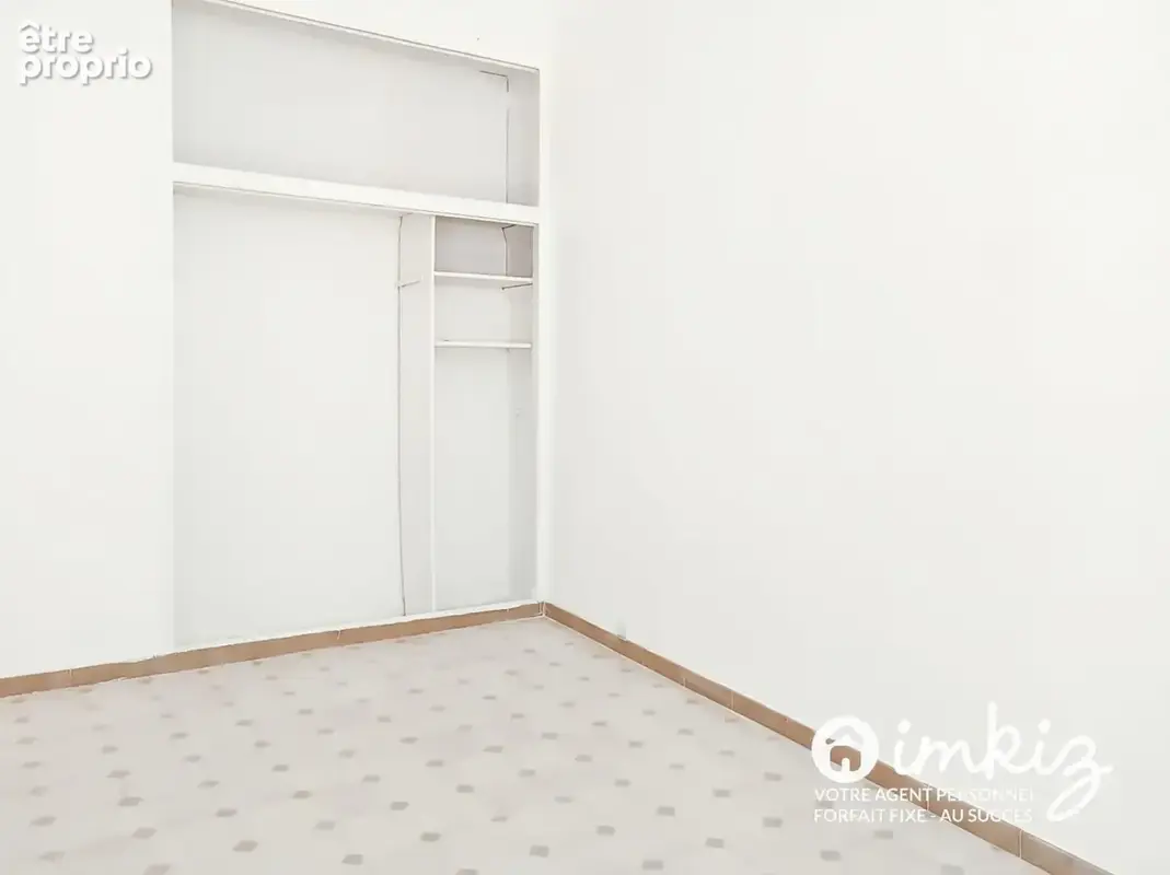 T4 de 80 m² repeint, gros potentiel - photo 11