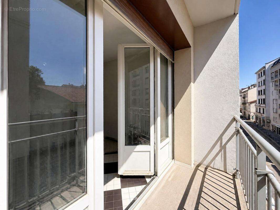 Appartement avec balcon et parking vendu loué - photo 2