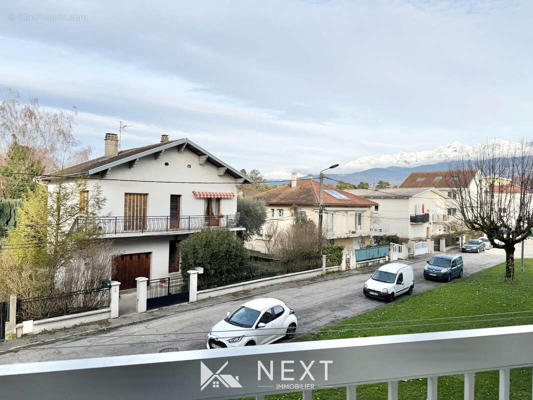 Appartement à SAINT-MARTIN-D'HERES