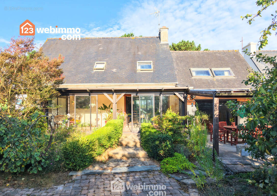 Maison à TREDREZ-LOCQUEMEAU