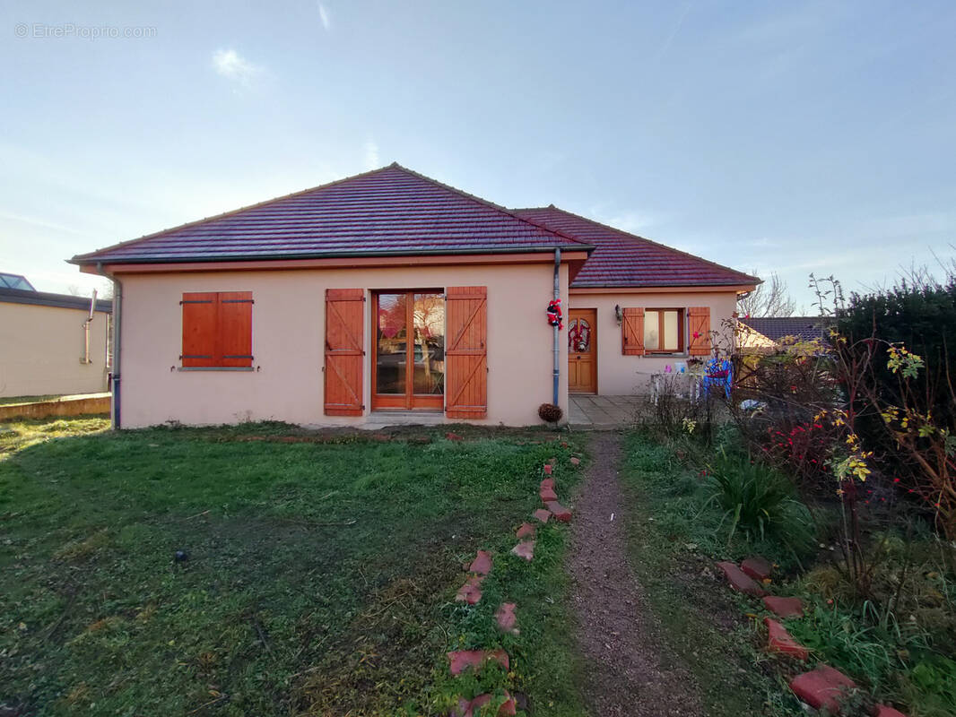 Maison à VARENNES-SUR-ALLIER