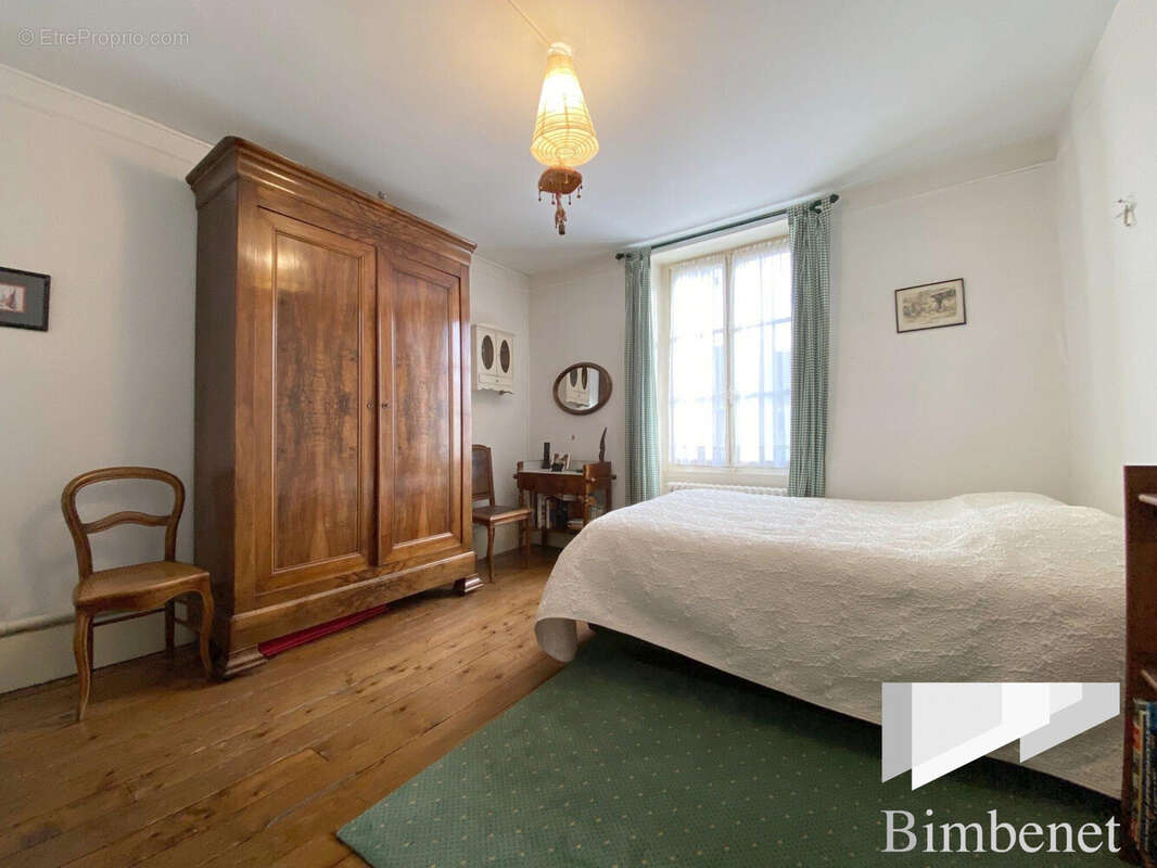 Maison à LA CHAPELLE-SAINT-MESMIN