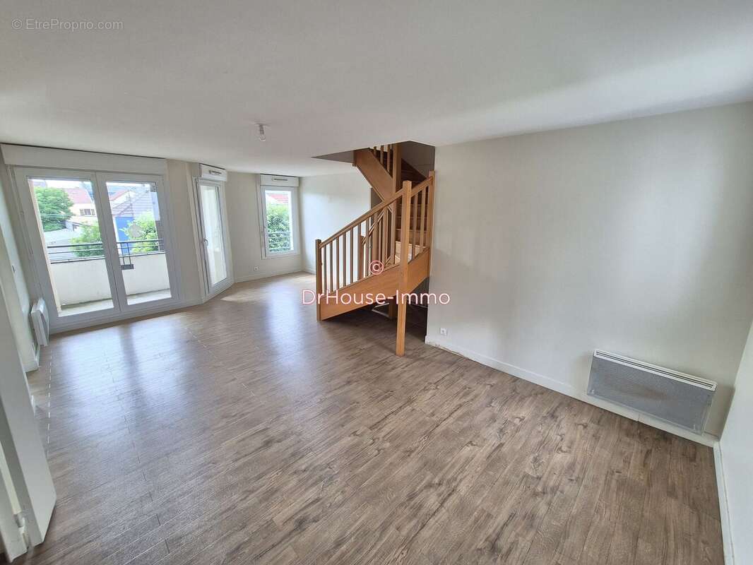 Appartement à LES MUREAUX
