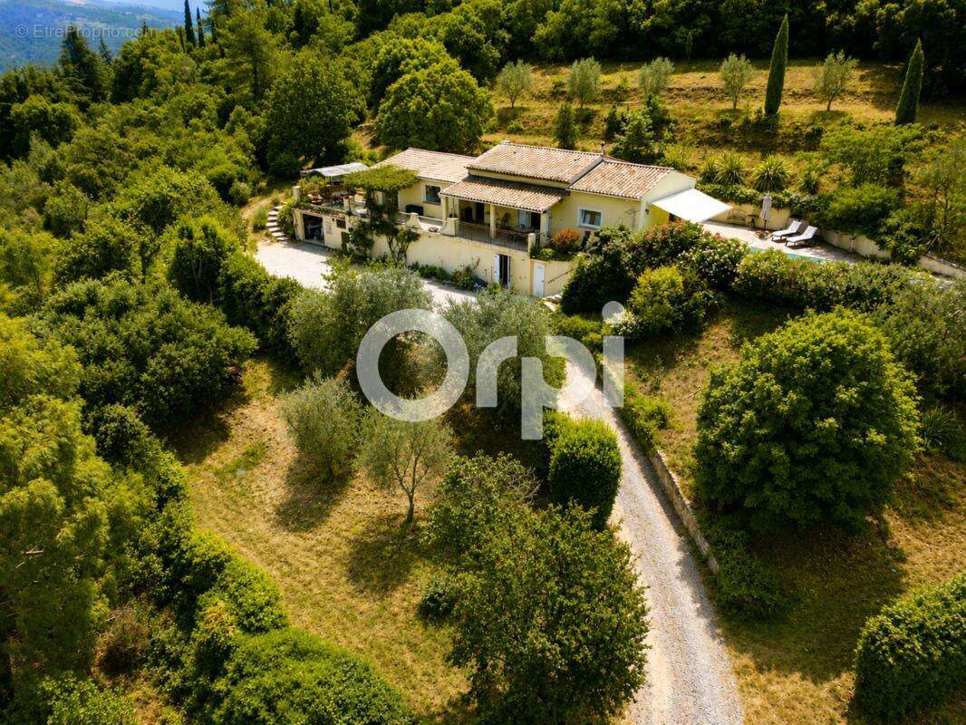Villa individuelle renovee – vue panoramique - calme absolu - belles prestations - piscine / bassin poissons - jardin - photo 28
